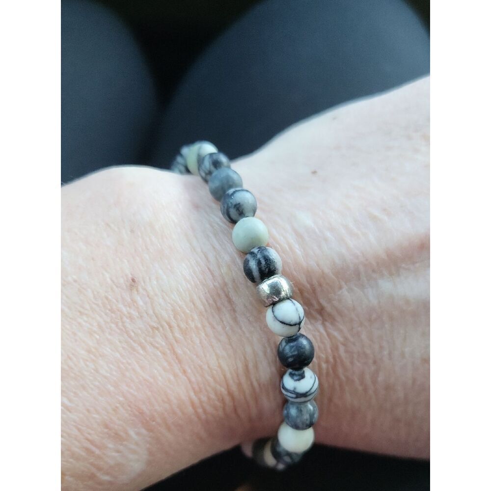 Marble-Effect Black & White Beaded Stretch Bracelet